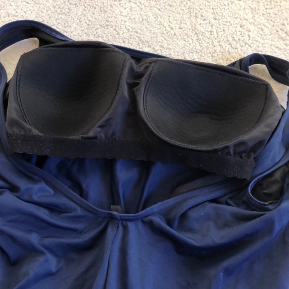 Lands End plus chlorine resistant  tugless soft cup sporty bathing suit - Picture 5 of 10